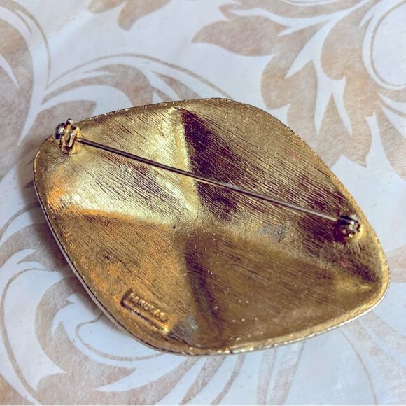 Vintage Pakula Gold Tone Brooch 1.75” Gorgeous - Picture 4 of 4